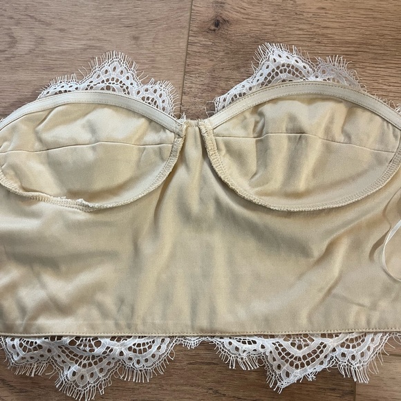 Lace crop top - Picture 8 of 9